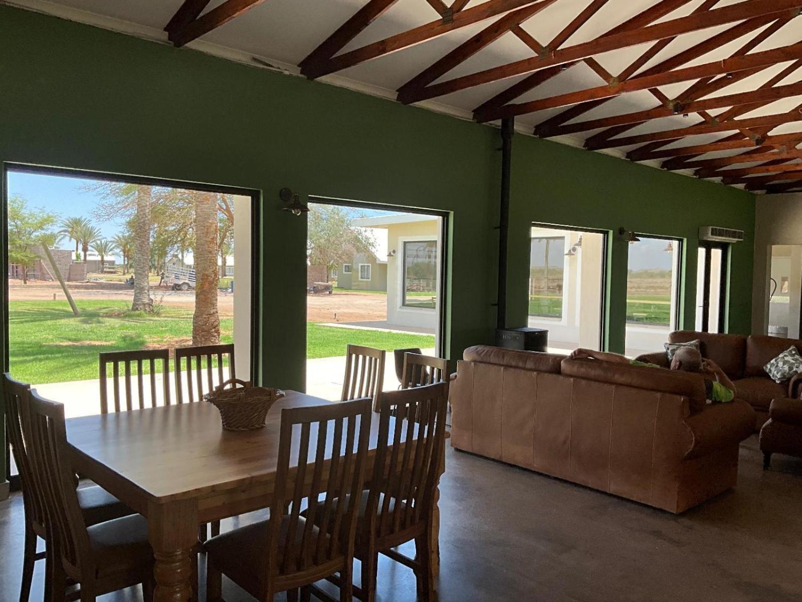 Flying Ostrich Guesthouse & Self-Catering Accommodation Mariental Exterior foto