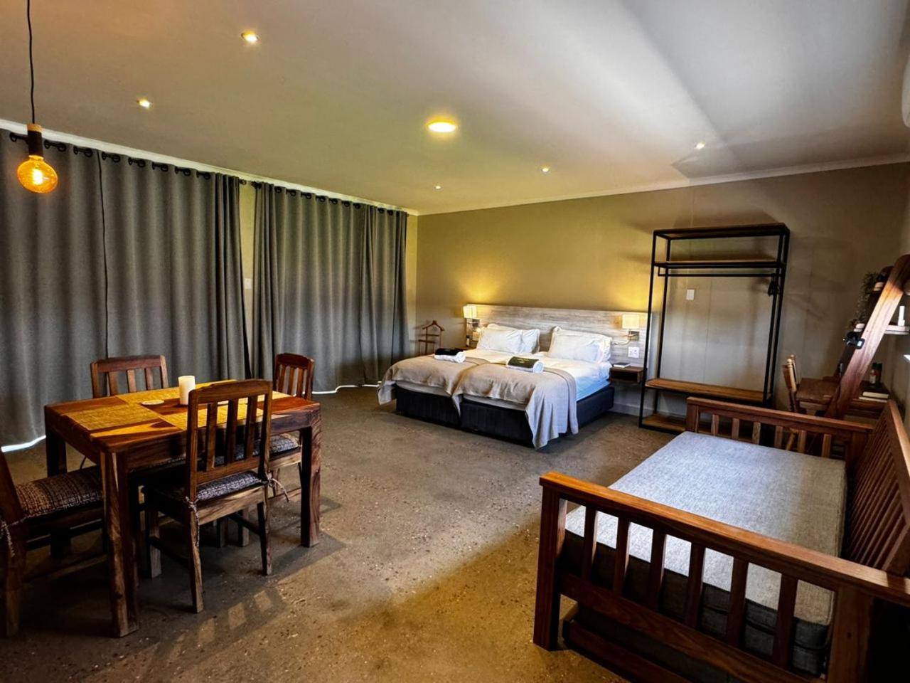 Flying Ostrich Guesthouse & Self-Catering Accommodation Mariental Exterior foto